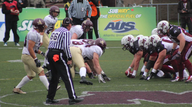 SMU Huskies Football team playing against Mount Allison. (Photo: Kate Ross)