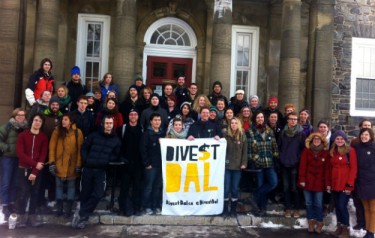 Divest Dal supporters gather outside the board of governors meeting (Photo: Amanda Leslie)