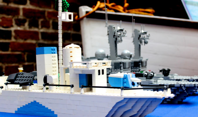 Lego boats
